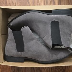 Men's Gray Suede Chelsea Boots